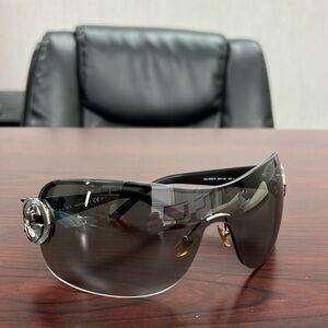 Woman's Gucci Sunglasses